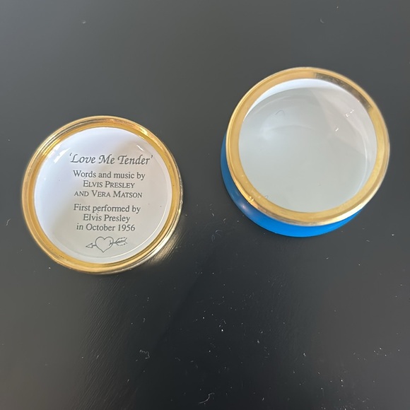 Elvis Presley Love Me Tender Halcyon Days Enamel Trinket Box NIB - Picture 4 of 4
